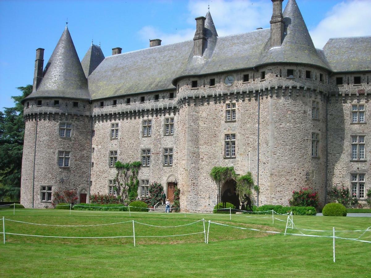 Hotel Maison Lyre, Pompadour Arnac-Pompadour Exterior foto